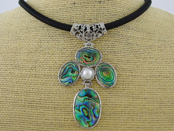 Kiwicraft Paua & Pearl Pendant with Box